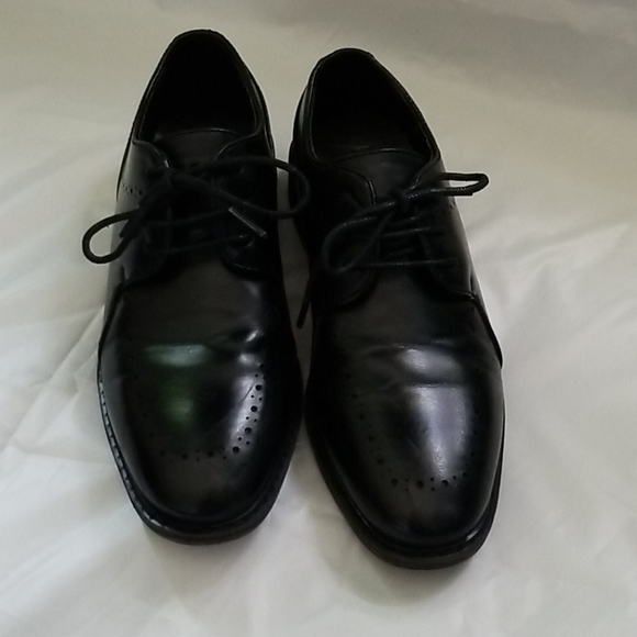 Shoes - Picture 2 of 5